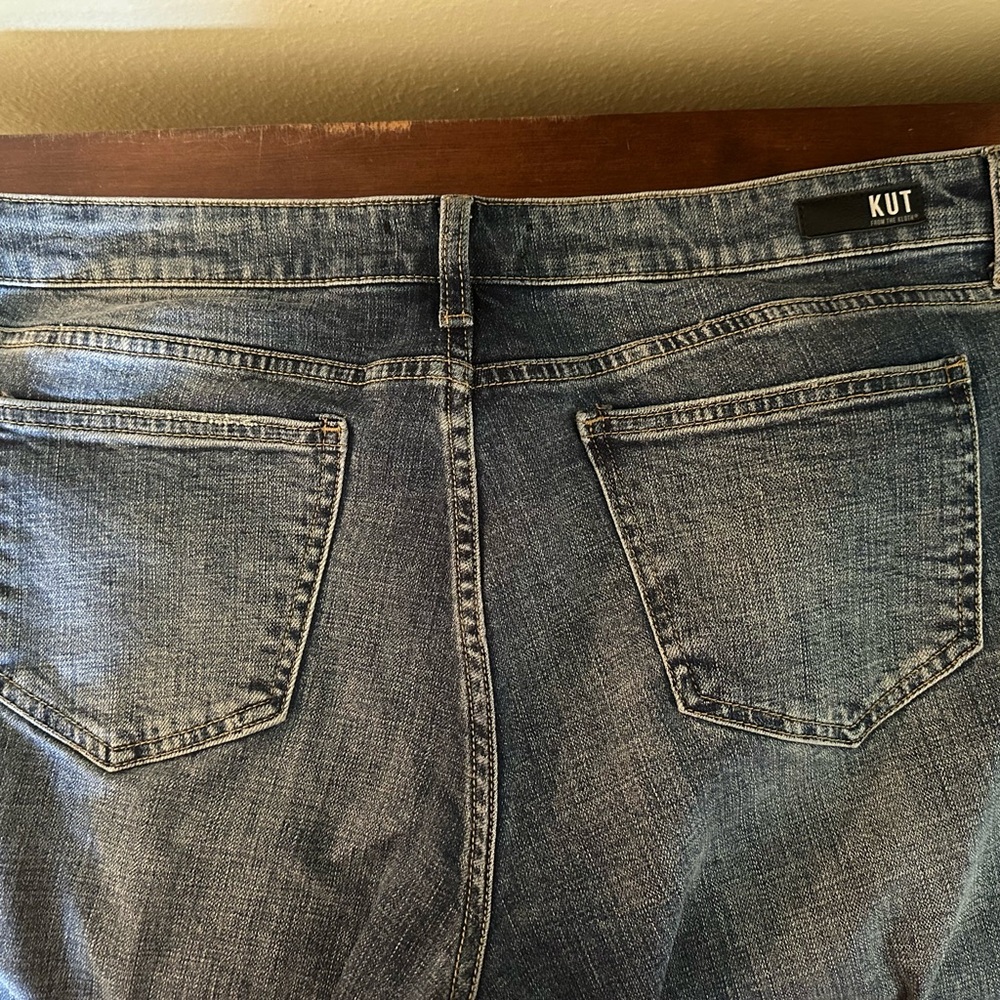 WINTER SALE! Kut from the Kloth Dark Blue Crop Jeans Size 14 - Picture 4 of 6
